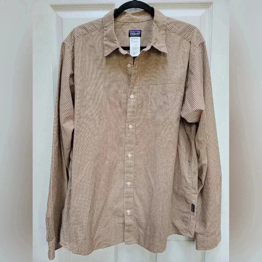 Patagonia Men's Organic Cotton Check Button Down Long Sleeve Shirt Size Large